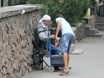 Қазақстанда он миллион астам адам отбасын әрең асырап отыр.