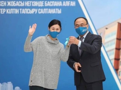 Университеттің 35 оқытушысы жаңа пәтердің кілтін алды.