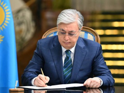 Президент биыл 98 заңға қол қойды – Берік Уәли.
