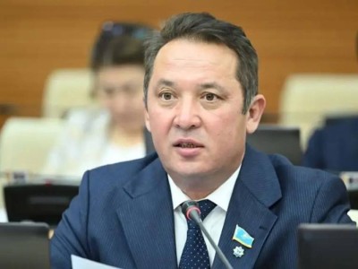 «Мені лас ойынға араластырмаңдар»: экс-депутат Перуашевті өтірік айтты деп айыптады.