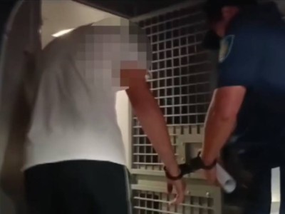 Сәтбаевта бозбалалар арасында төбелес болып, екеуі пышақ жарақатын алды.
