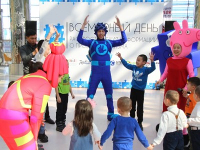 Әлемде 67 000 000 адам аутизммен өмір сүреді.