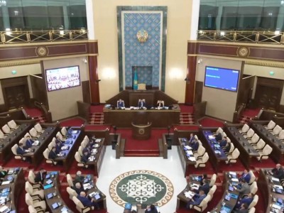 Мемлекеттік қызмет туралы заң Конституцияға сәйкестендірілді.