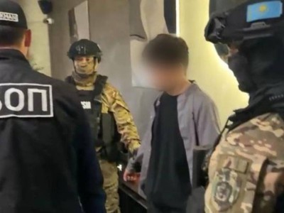 Алматыда түнгі клубта есірткі сатқандар ұсталды.