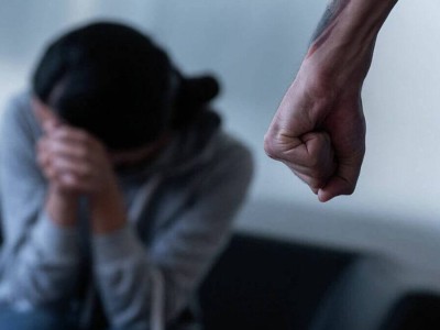 Мемлекет басшысы әйелдердің құқықтары мен балалардың қауіпсіздігін қамтамасыз етуге бағытталған заңдарға қол қойды.