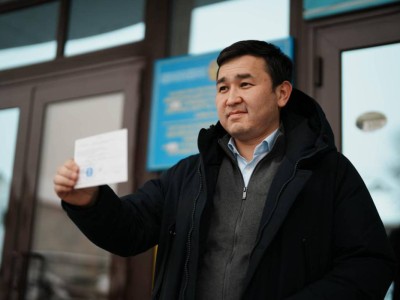 Тәуелсіз журналист Әсет Матаев мәжіліс депутаттығына кандидат болып тіркелді.