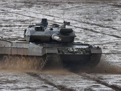 Зеленский: Украинаға 12 ел танкі жеткізуге әзір.