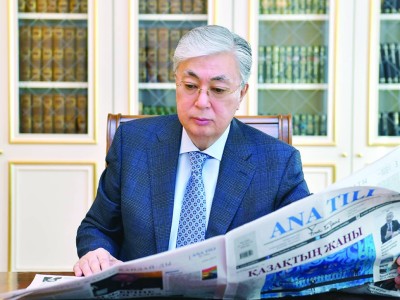 Тоқаев: Қазақ тілін дамытамыз деп орыс тілінің мәртебесін шектемеуіміз керек.
