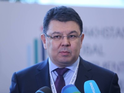 Бозымбаев министр қызметінен денсаулығына байланысты кетті.