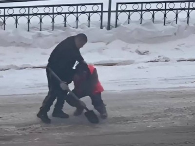 Астанада көше тазалаушыға белгісіз адам шабуыл жасады.