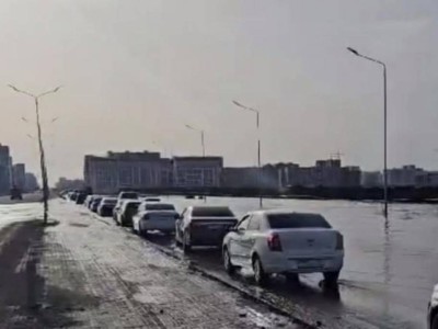 Астанадағы Ұлы Дала даңғылының бір бөлігін су басты.