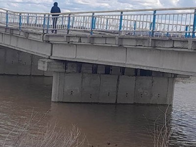 Қостанай облысында жол көпірі жарылып кетті.
