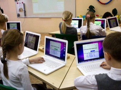 Оқушылар мектеп компьютері арқылы букмекерлік кеңселерге еркін кіріп отырған.