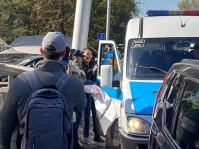 Путиннің сапарына қарсылық білдірмек болғандарды полиция ұстап әкетті.