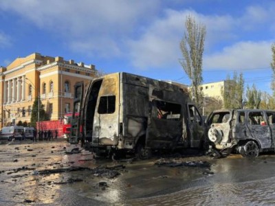 Қырым көпіріндегі жарылыстан кейін Киевтің орталығы зымыранмен атқыланды.
