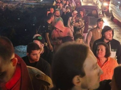 Шекараны жауып, азаматтық беруге уақытша мораторий жариялау керек – Абзал Құспан.