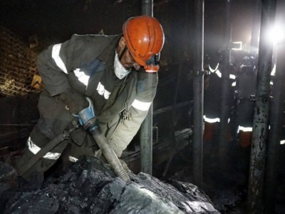 Әділдік және өркендеу» қоры кеншілердің зейнет жасын төмендету туралы петицияға қосылды.