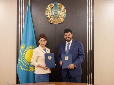 Жер сілкінісі: Air Astana ұшағы Алматыға қона алмады.