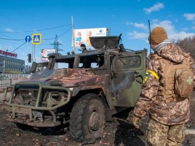 Украинада басқыншылардың шептері күйреп, үдере қашып жатыр.