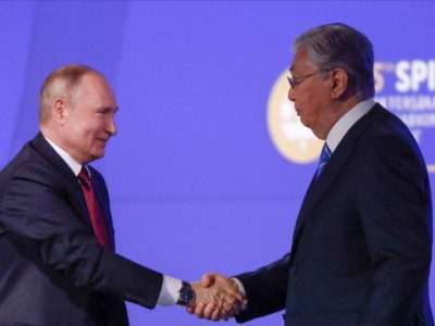 Тоқаев Путинмен кездесуде Украинаға қатысты сауалға жауап берді.
