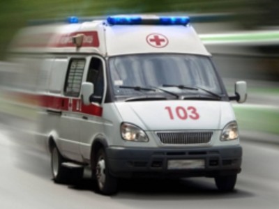 Оралда жүкті әйелді әкеле жатқан жедел жәрдем көлігі аударылды.