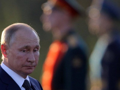 Путин Украинадағы соғысты нацистерден тазарту деп атап, Ресей жеңетінін айтты.