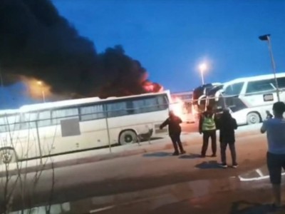 Теңіз кенішінде 5 автобус өртенді.