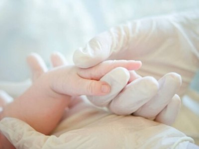 Петропавлда анасы сабап тастаған үш жасар қыз көз жұмды.