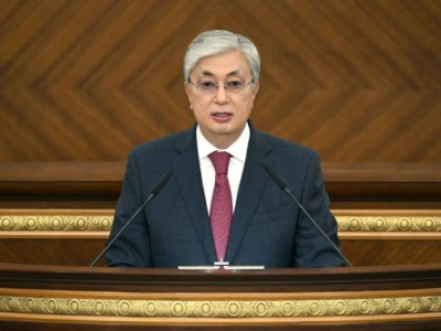 Тоқаев: Мемлекет басшысы саяси тұрғыдан бейтарап болуы қажет.