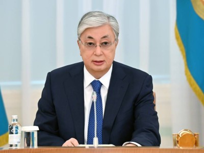 Тоқаев: Жердің және табиғи ресурстардың иесі халық екені Ата заңға енгізіледі.