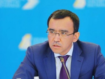 Әшімбаев журналистерді «жертөлеге қамап» қойды.