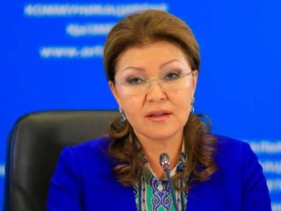 Дариға Назарбаева парламент сенатының төрағасы болып қайта сайланды.