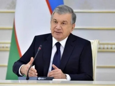 Өзбекстан президенті референдум арқылы Конституцияға түзету енгізуді ұсынды.