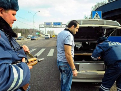 Ресей күштік құрылымдары Қазақстан автокөліктерін жаппай тоқтата бастады.