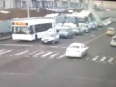 Нұр-Сұлтандағы жол апаты: екі адам қайтыс болып, 36 адам зардап шеккен (видео).