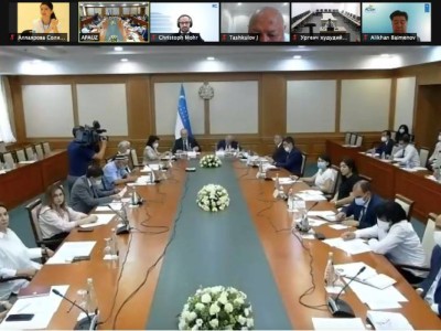 Cарапшылар аймақ елдеріндегі мемлекеттік басқару жүйесін Өзбекстан мысалында талқылады.