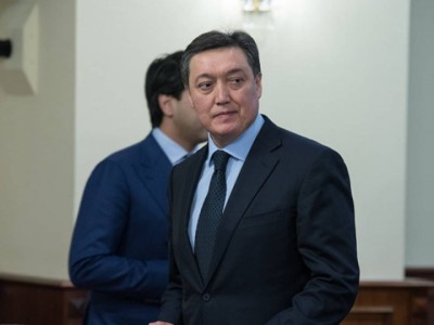 Асқар Мәмин отставкаға кету керек.