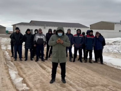 Жетібайдың жұмыссыз тұрғындары West Oil компаниясында босаған орындарға жұмысқа қабылдауды талап етуде.