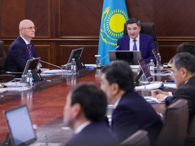 Олжас Бектенов өңірлерде көктемгі су тасқынына қатысты шаралар орындалмай жатқанын айтты.
