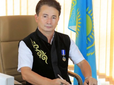 Мемлекеттік рәмізге түсіндірме беру артық – заңгер.