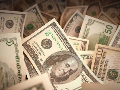 Қазақстан екі банктен он жылға миллиондаған евро қарыз алады.