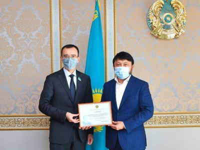 Сенат төрағасы Мұхамеджан Тазабековпен кездесті.