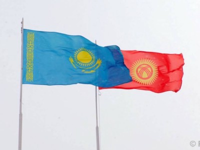 Қырғыздағы қазақ кәсіпорындарына шабуыл жасалып, басып алу әрекеттері болған.