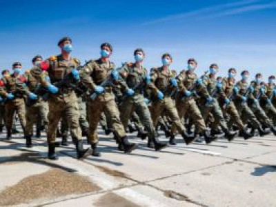 Қазақстан сарбаздары парадқа қатысуға Ресейге барды.