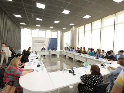 Мемлекеттік қызметтегі әйелдердің рөлі талқыланды.
