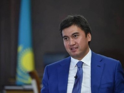 Шымкенттің әкімі халықты әйелге теңеді.