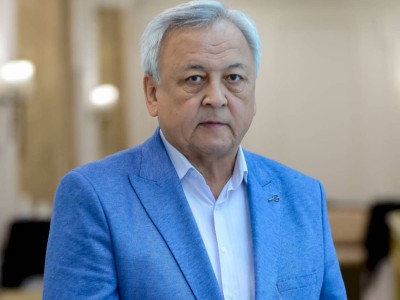 Қазақстан Жазушылар одағының басқарма төрағасы сайланды.