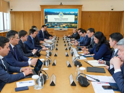 Досаев «Самұрық-Қазына» ҰӘҚ» АҚ басқарма төрағасы Нұрлан Жақыповпен кездесті.