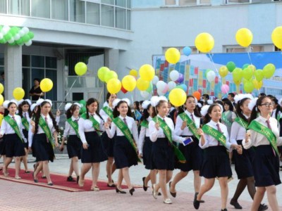 Мектеп түлектеріне ата-ананың қысымы емес, қолдауы қажет.