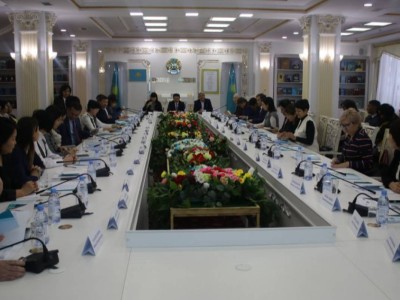 Терминологияның өзекті мәселелері талқыланды.